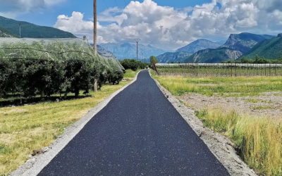 C’est fait, le chemin du milieu est complètement goudronné !