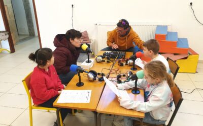 “Les élèves ont le micro” : l’école de Remollon devient un studio radio