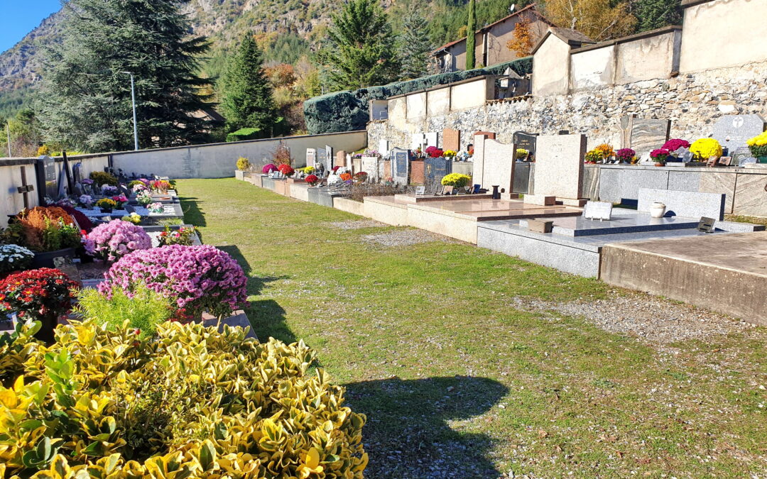 La Toussaint : Honorer nos Défunts dans un Cimetière Accueillant